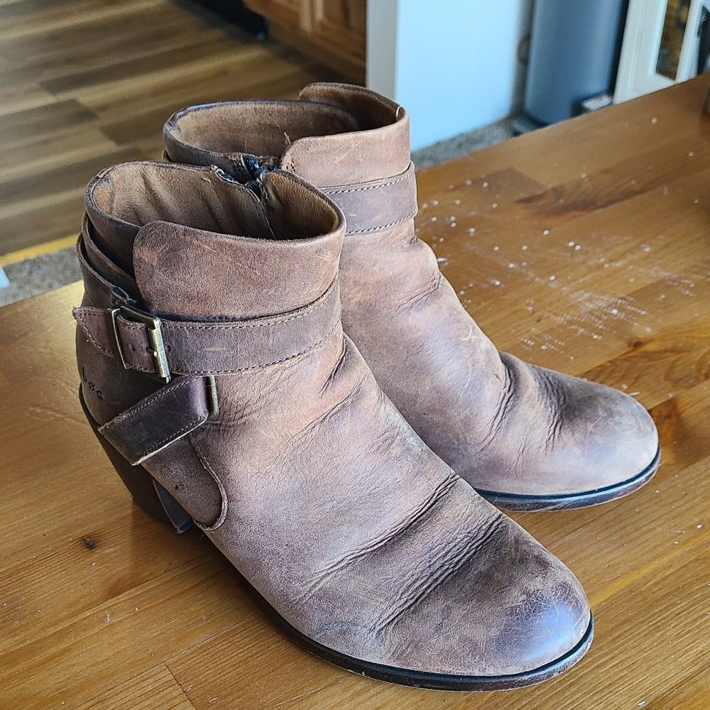 b.o.c. Shea Brown Leather Block Heel Strappy Boots Size 8